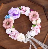 Blomsterkrans; lyserød med store blomster i hvid/creme/caffelatte/lyselilla/blå